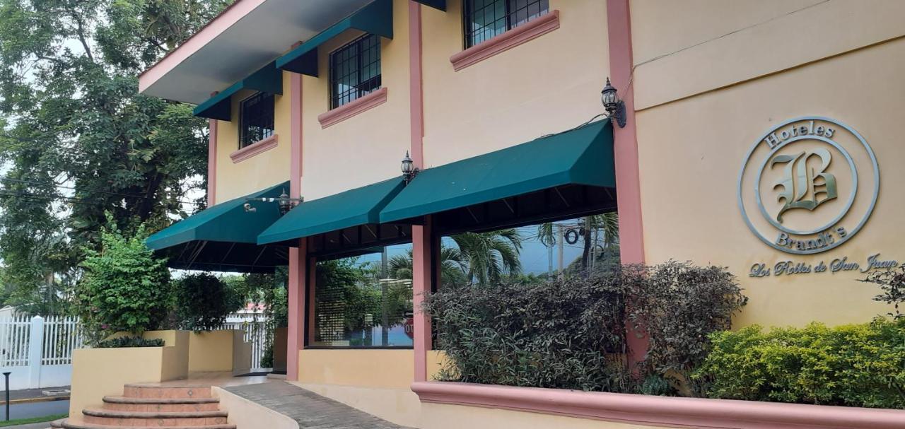 Hotel Brandts Los Robles De San Juan マナグア エクステリア 写真