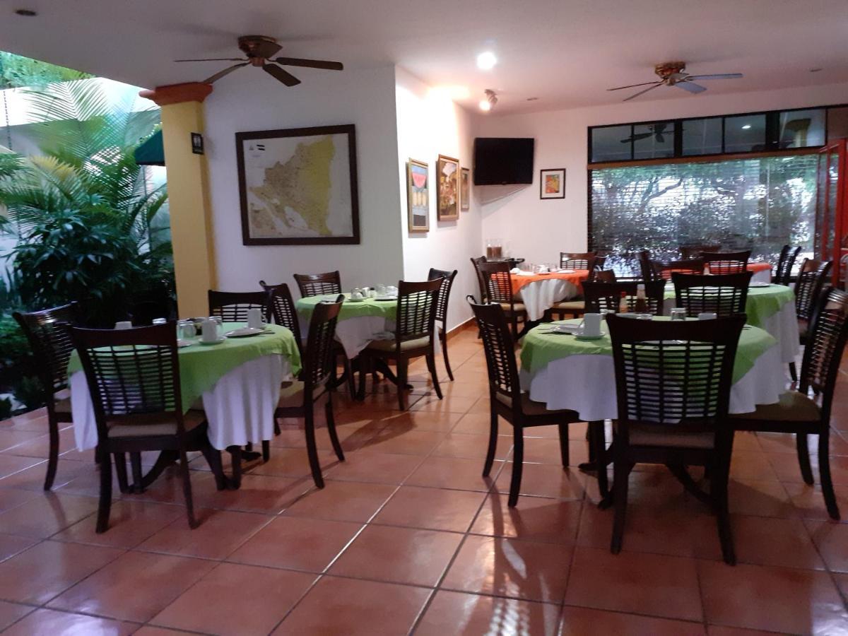 Hotel Brandts Los Robles De San Juan マナグア エクステリア 写真