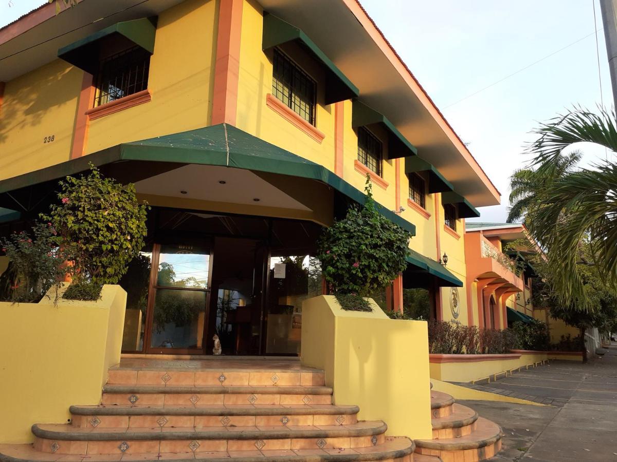 Hotel Brandts Los Robles De San Juan マナグア エクステリア 写真