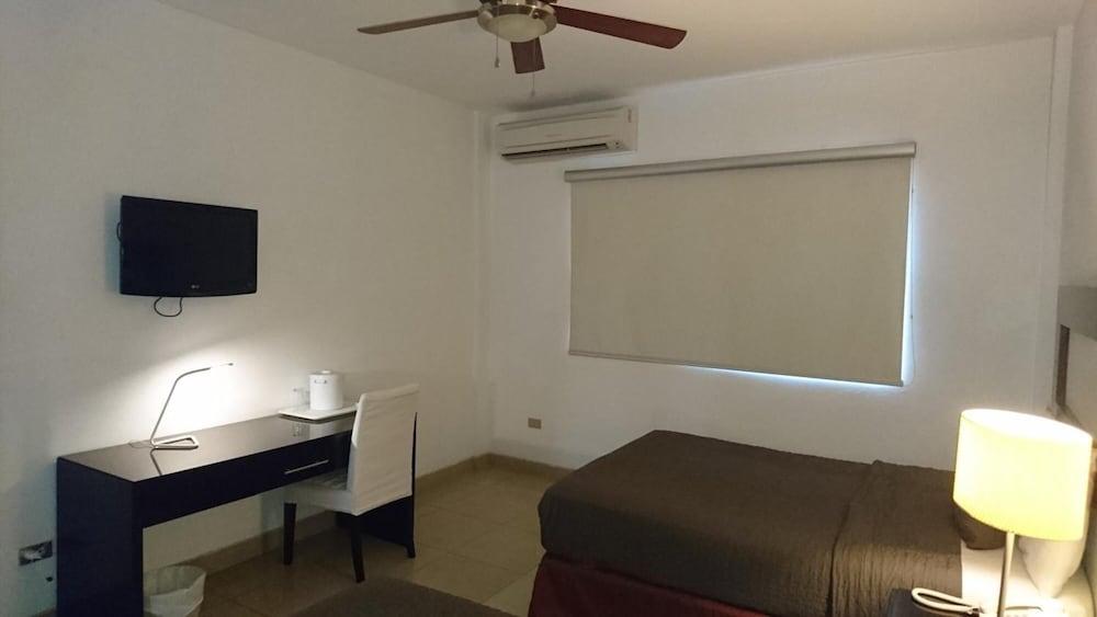 Hotel Brandts Los Robles De San Juan マナグア エクステリア 写真