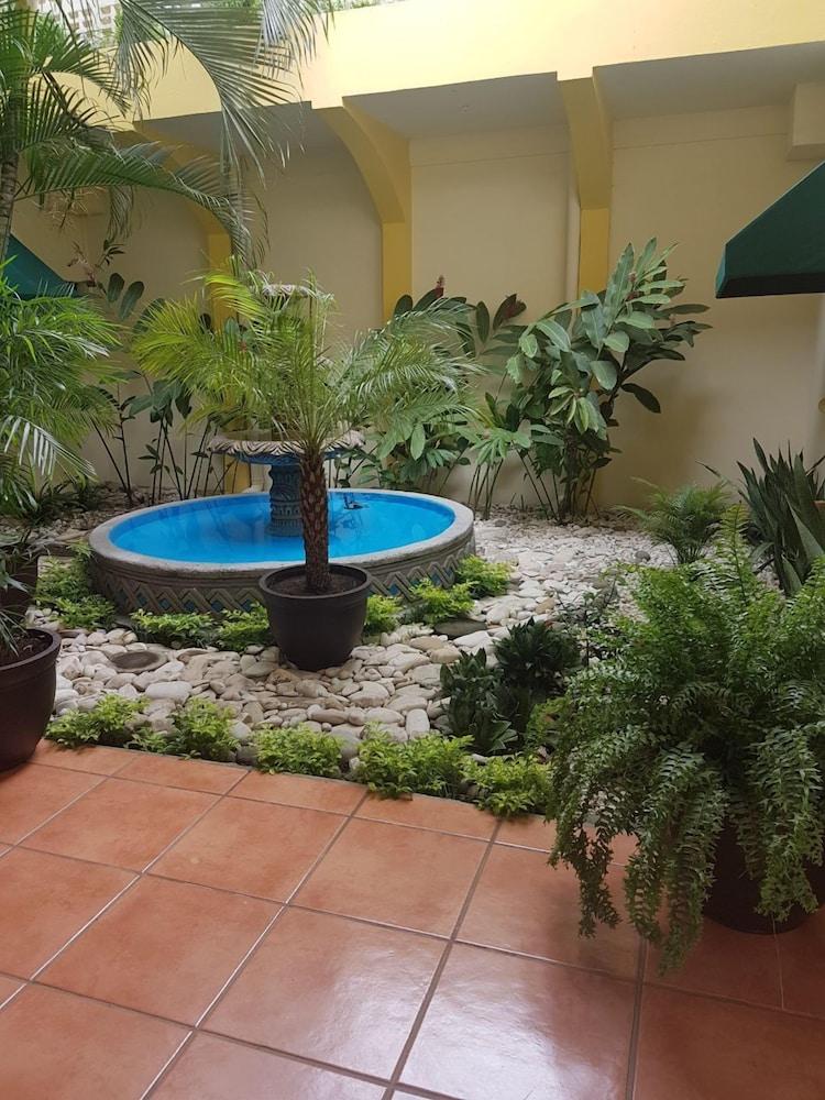 Hotel Brandts Los Robles De San Juan マナグア エクステリア 写真