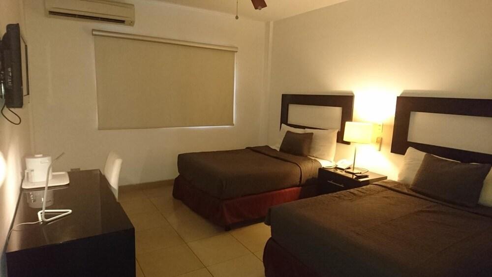 Hotel Brandts Los Robles De San Juan マナグア エクステリア 写真