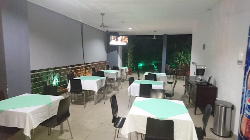 Hotel Brandts Los Robles De San Juan マナグア エクステリア 写真
