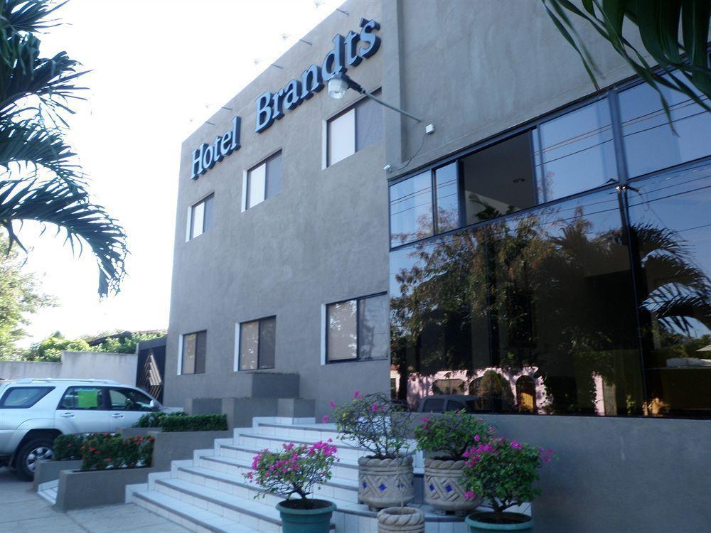 Hotel Brandts Los Robles De San Juan マナグア エクステリア 写真