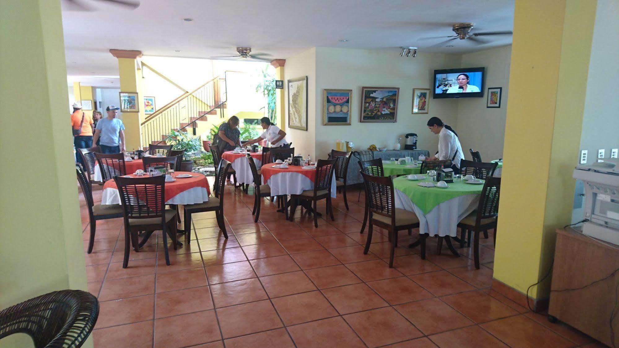 Hotel Brandts Los Robles De San Juan マナグア エクステリア 写真