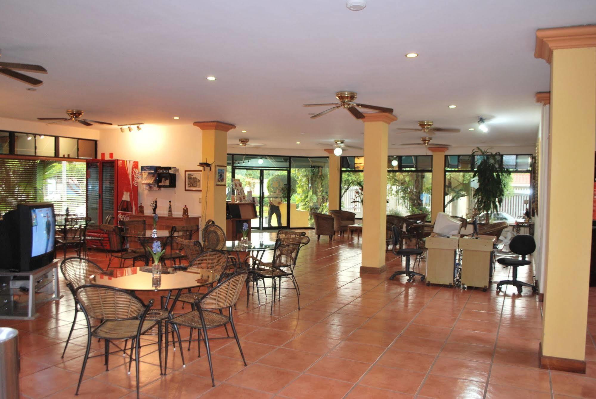 Hotel Brandts Los Robles De San Juan マナグア エクステリア 写真